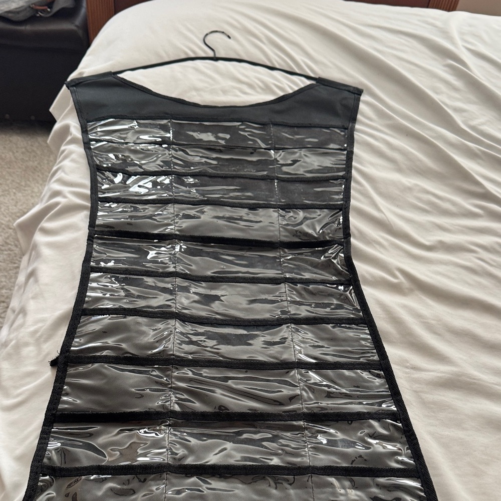 Umbra Black Hanging Jewelry Organizer